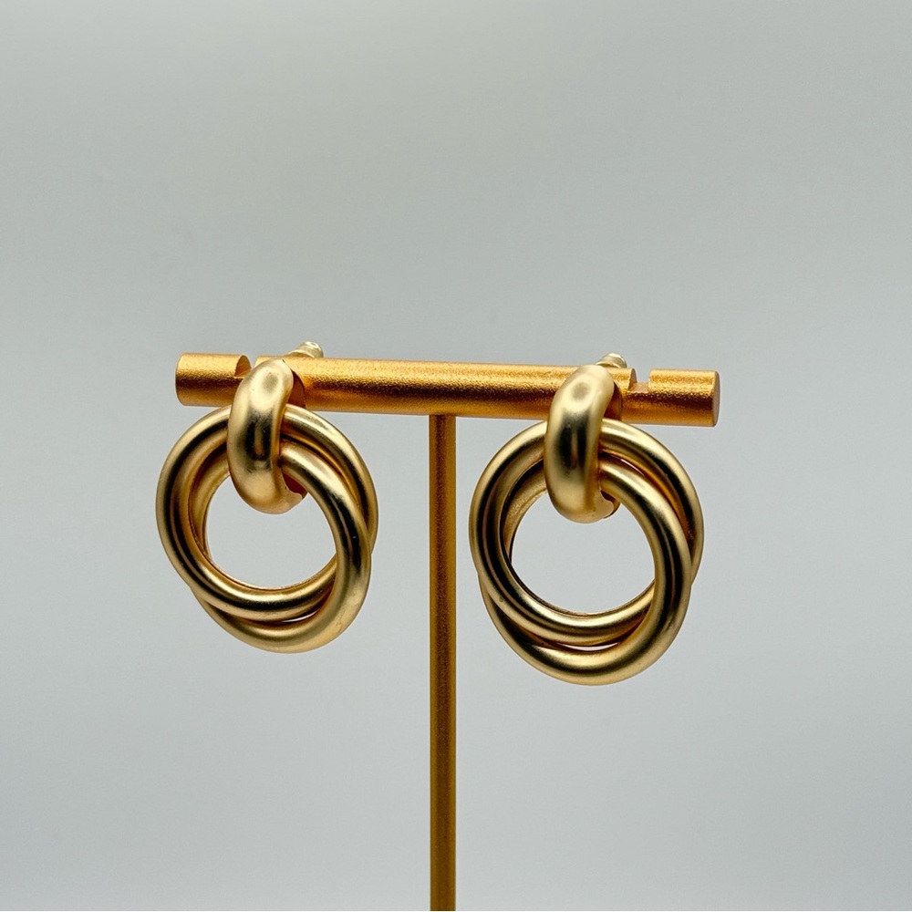 earrings - Picture 8 of 11